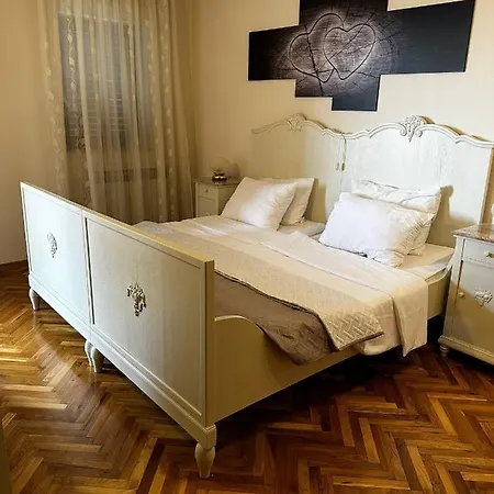Apartment Casa Billy Poljane